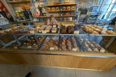 L'Eclair Patisserie photo 3